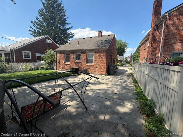 22905 Sheridan Street, Dearborn, MI 48128