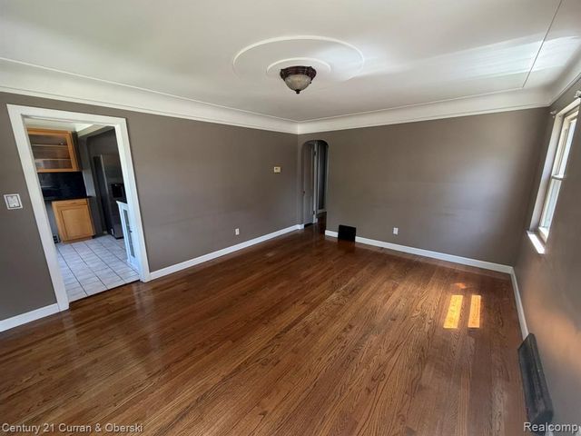 22905 Sheridan Street, Dearborn, MI 48128
