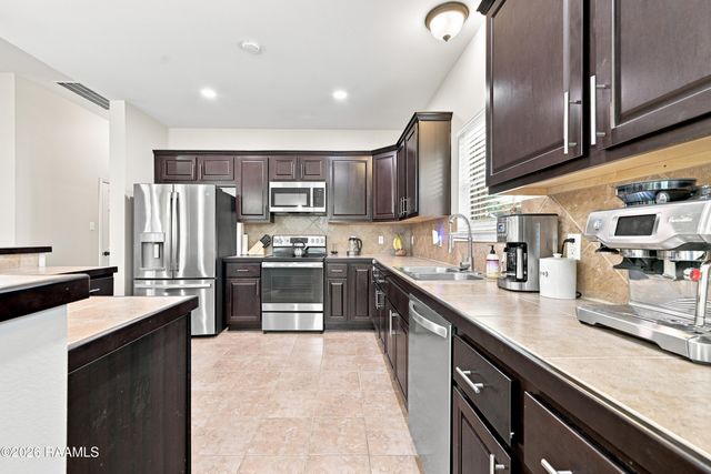 109 Tealbrook Drive, Scott, LA 70583
