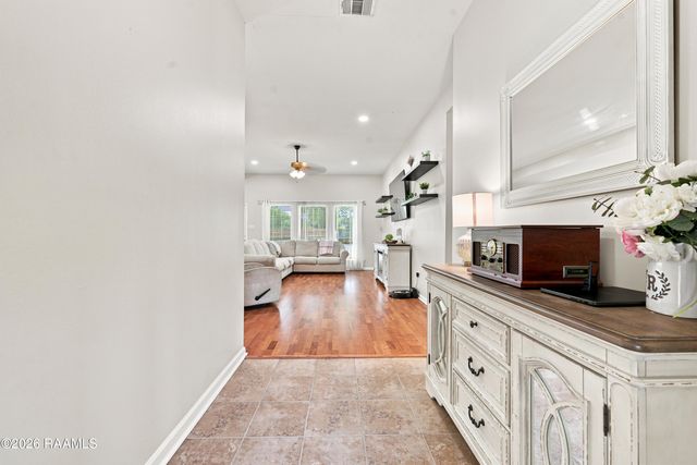 109 Tealbrook Drive, Scott, LA 70583