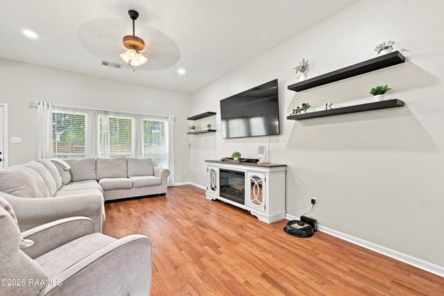109 Tealbrook Drive, Scott, LA 70583