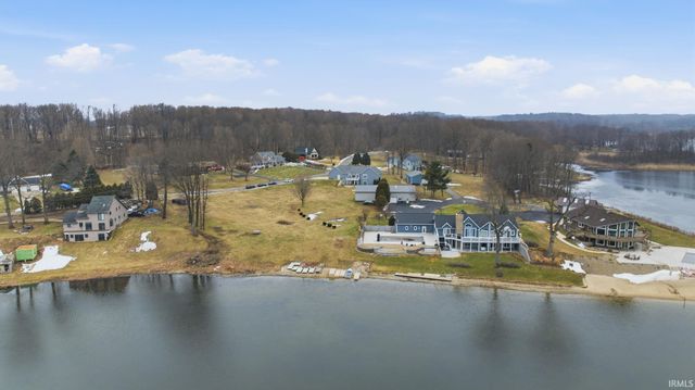7395 E Hudson Pointe Lane, New Carlisle, IN 46552