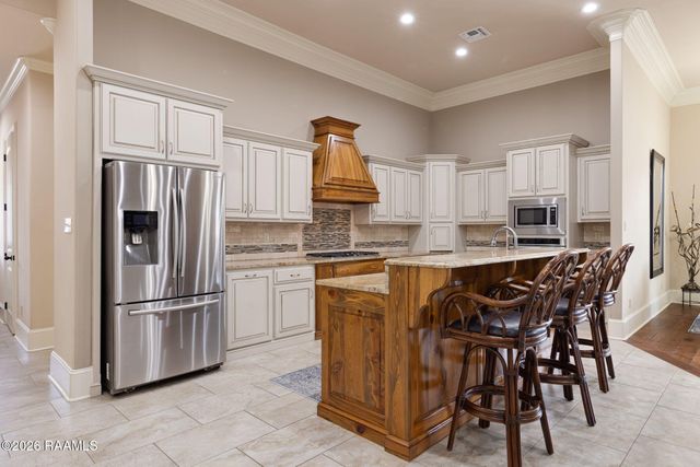 100 Fernridge Drive, Lafayette, LA 70508