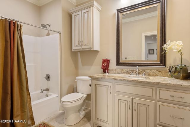 100 Fernridge Drive, Lafayette, LA 70508