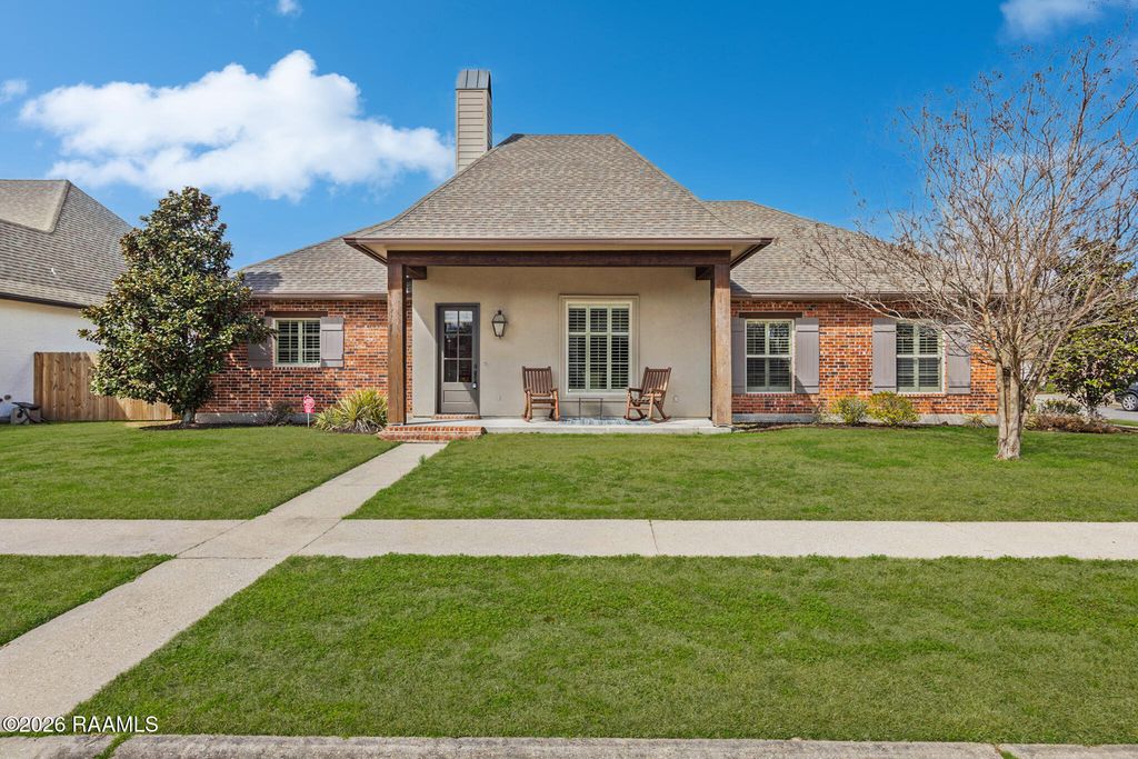 100 Fernridge Drive, Lafayette, LA 70508