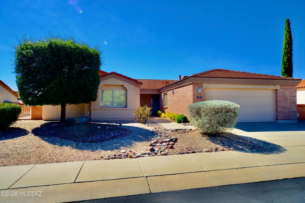 1477 W Desert Jewel Court, Green Valley, AZ 85622
