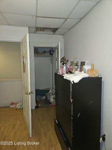 2426 Rowan St, Louisville, KY 40212