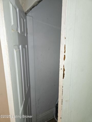 2426 Rowan St, Louisville, KY 40212