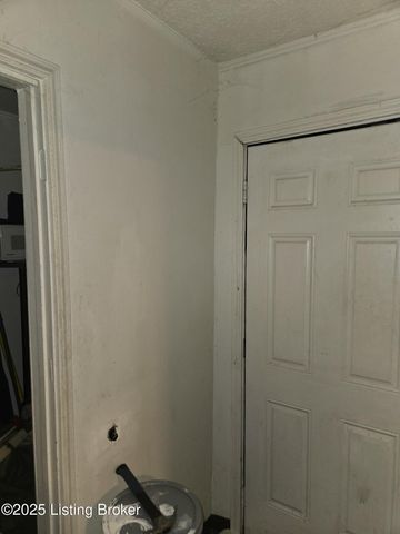 2426 Rowan St, Louisville, KY 40212