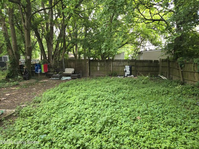 2426 Rowan St, Louisville, KY 40212