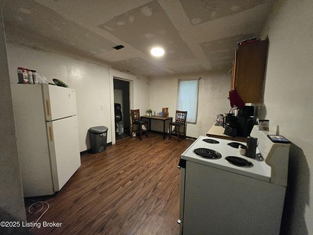 2426 Rowan St, Louisville, KY 40212