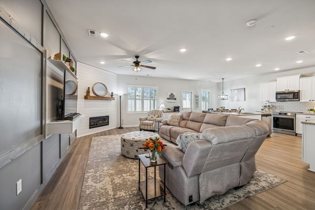 3254 Holiday Ln, Columbia, TN 38401