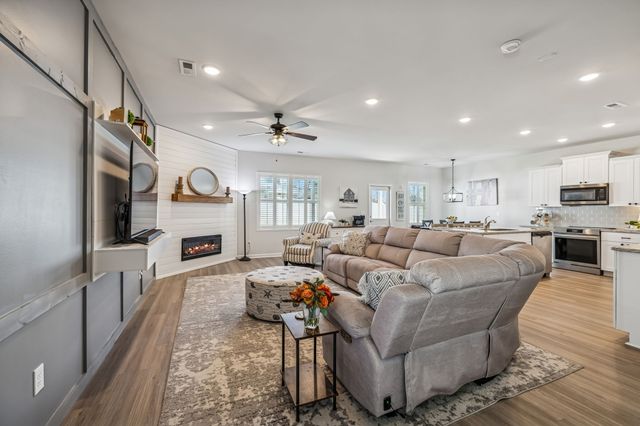 3254 Holiday Ln, Columbia, TN 38401