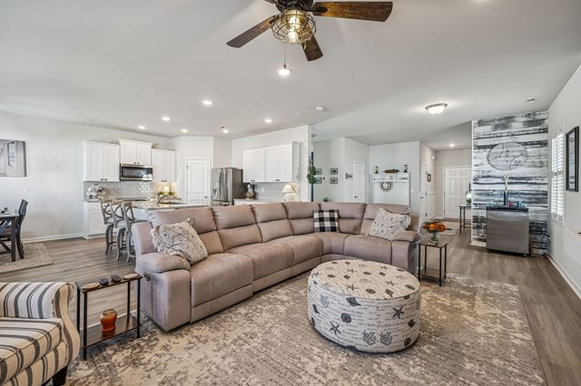 3254 Holiday Ln, Columbia, TN 38401