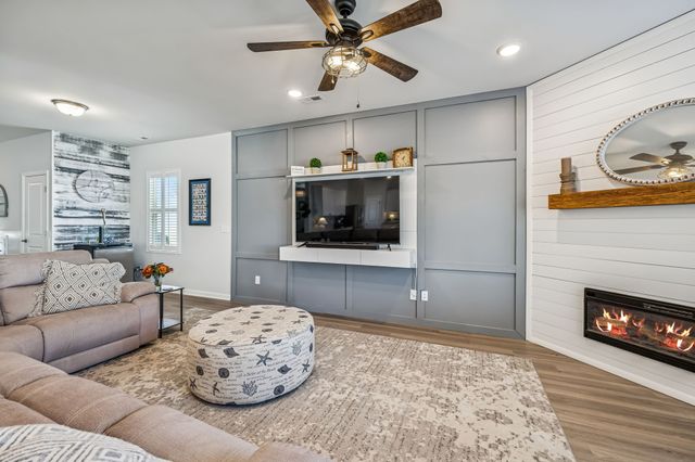 3254 Holiday Ln, Columbia, TN 38401