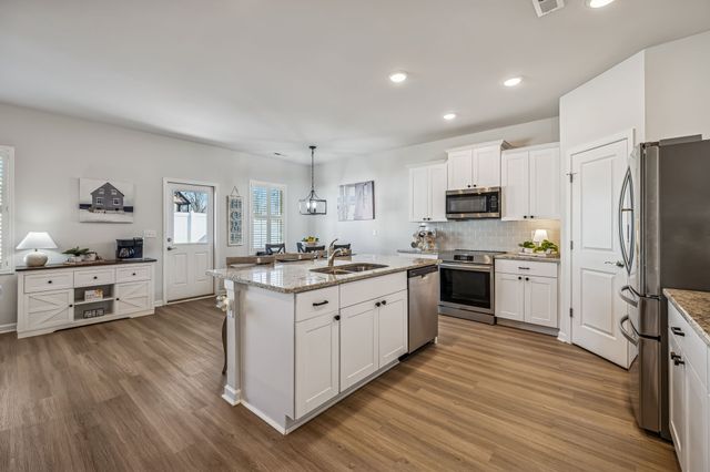 3254 Holiday Ln, Columbia, TN 38401