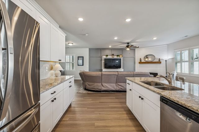 3254 Holiday Ln, Columbia, TN 38401