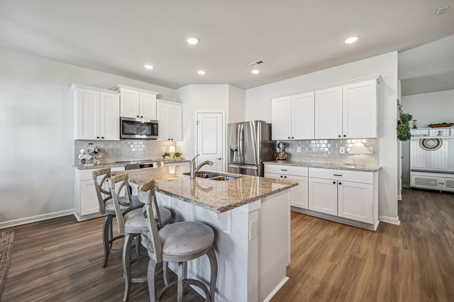 3254 Holiday Ln, Columbia, TN 38401