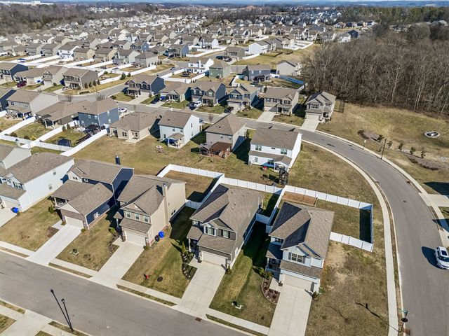 3254 Holiday Ln, Columbia, TN 38401