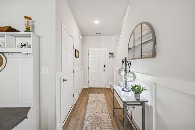 3254 Holiday Ln, Columbia, TN 38401