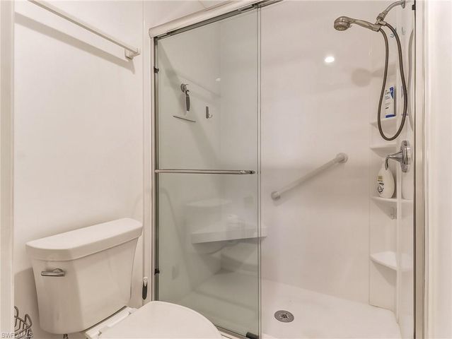 15452 Admiralty CIR 9, North Fort Myers, FL 33917