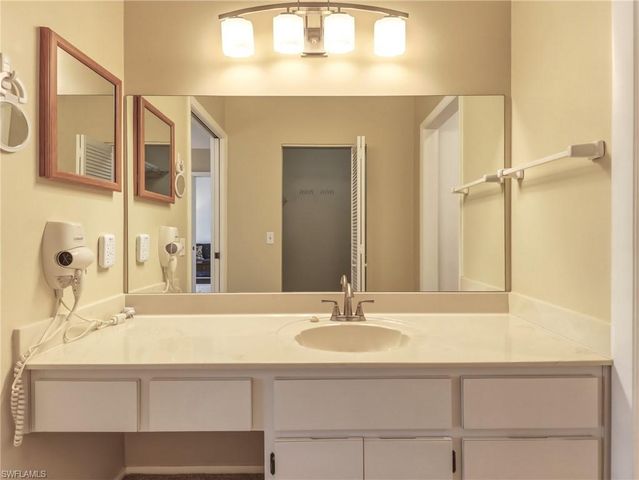 15452 Admiralty CIR 9, North Fort Myers, FL 33917