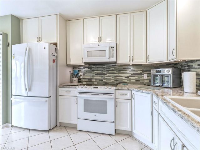 15452 Admiralty CIR 9, North Fort Myers, FL 33917