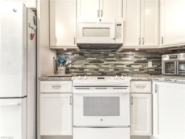 15452 Admiralty CIR 9, North Fort Myers, FL 33917