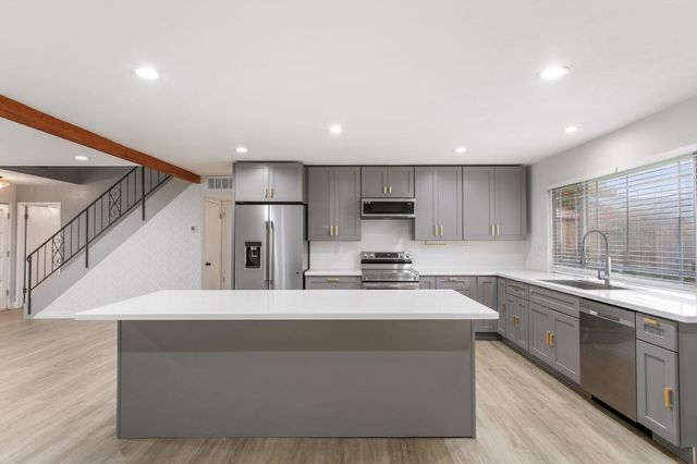 1805 E Orangeburg Ave, Modesto, CA 95355