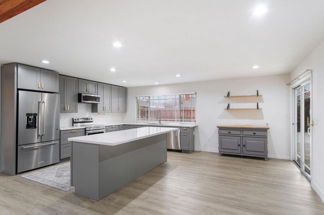 1805 E Orangeburg Ave, Modesto, CA 95355