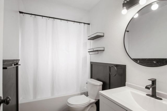 1805 E Orangeburg Ave, Modesto, CA 95355