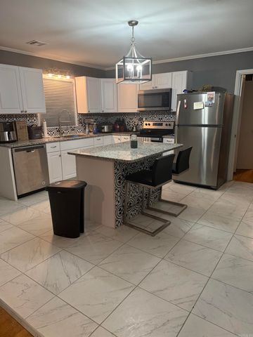 230 Berg Avenue, Camden, AR 71701