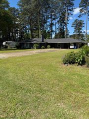 230 Berg Avenue, Camden, AR 71701