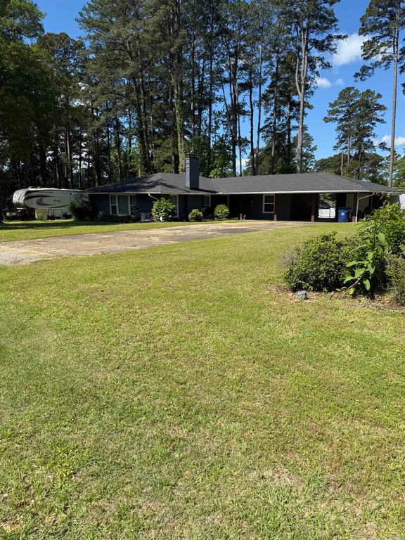 230 Berg Avenue, Camden, AR 71701