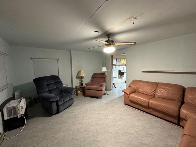 2332 Park Lane, Oak Grove, MO 64075