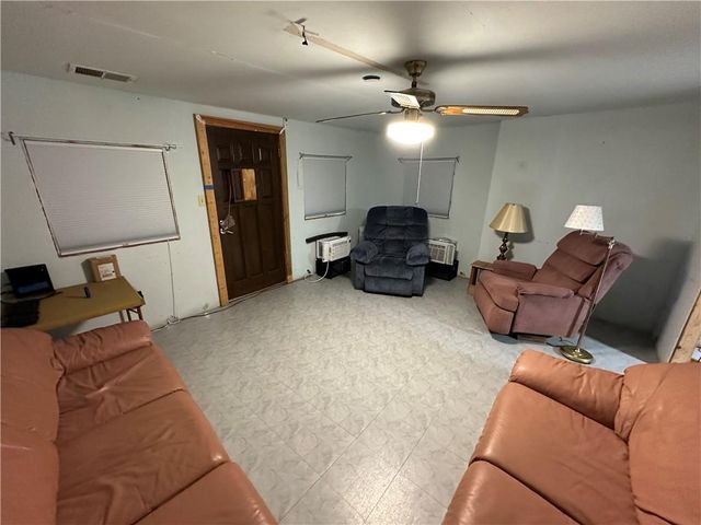 2332 Park Lane, Oak Grove, MO 64075