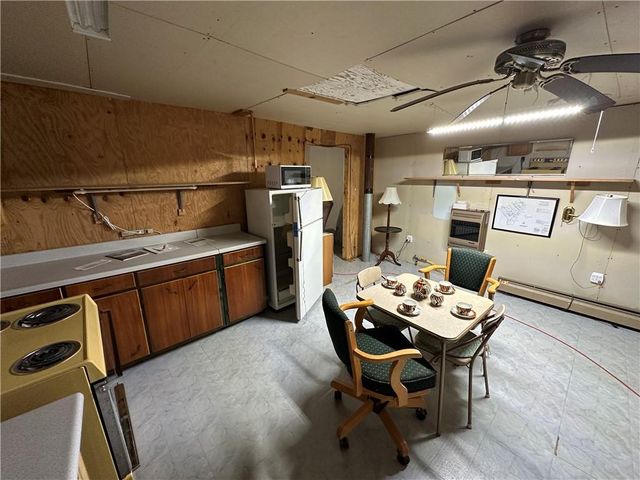2332 Park Lane, Oak Grove, MO 64075
