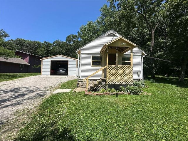 2332 Park Lane, Oak Grove, MO 64075