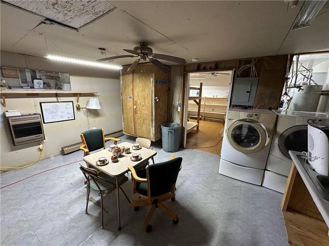 2332 Park Lane, Oak Grove, MO 64075