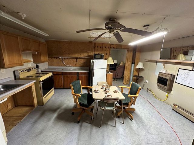 2332 Park Lane, Oak Grove, MO 64075