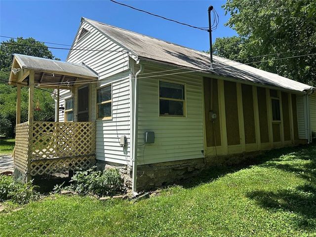 2332 Park Lane, Oak Grove, MO 64075