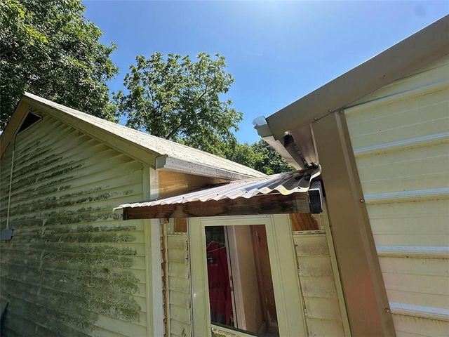 2332 Park Lane, Oak Grove, MO 64075