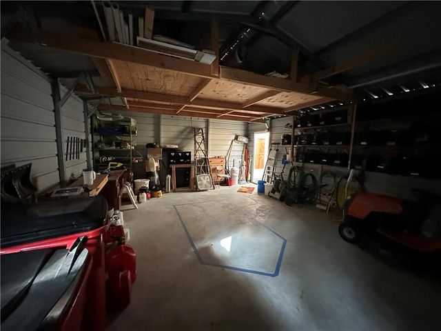 2332 Park Lane, Oak Grove, MO 64075