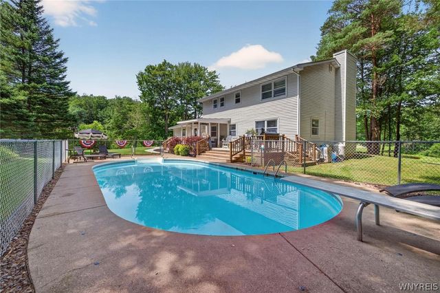 13431 Ward Road, Holland, NY 14080