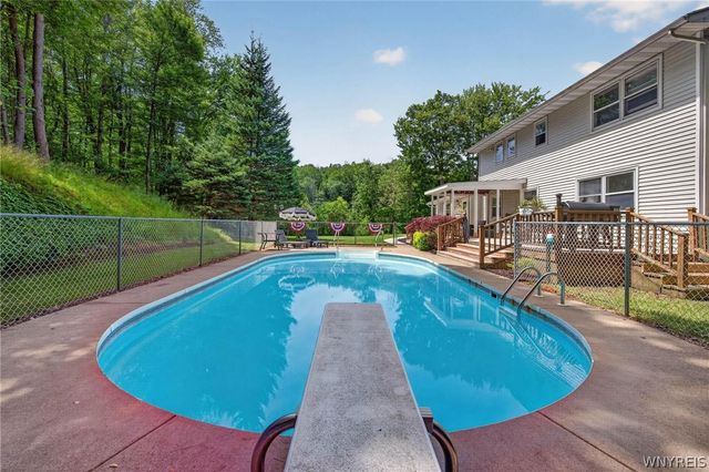 13431 Ward Road, Holland, NY 14080