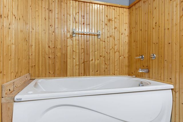 44 High Country Drive, Marshfield, MO 65706