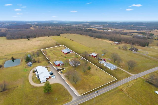44 High Country Drive, Marshfield, MO 65706