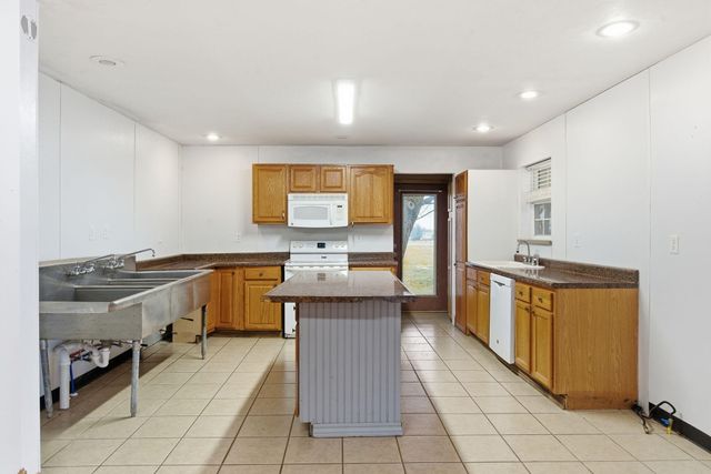 44 High Country Drive, Marshfield, MO 65706