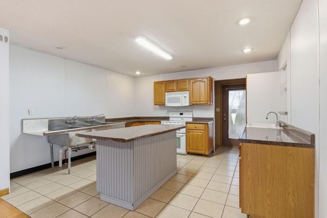 44 High Country Drive, Marshfield, MO 65706