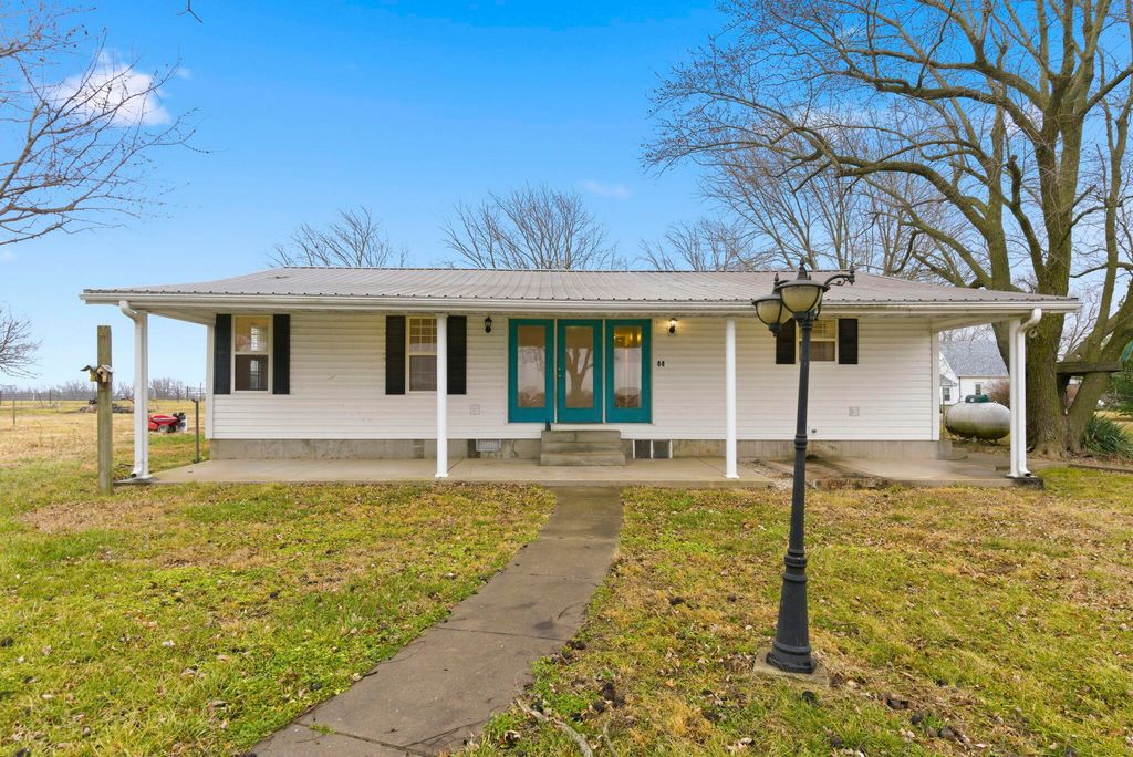 44 High Country Drive, Marshfield, MO 65706